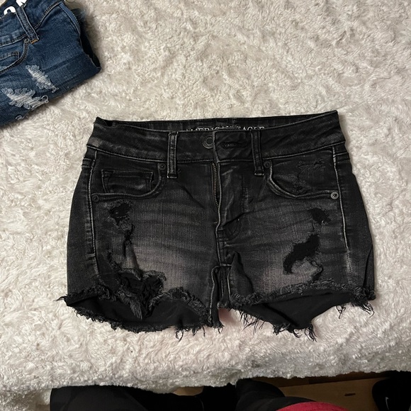 AE Black Distressed Jean Shorts - Picture 1 of 3